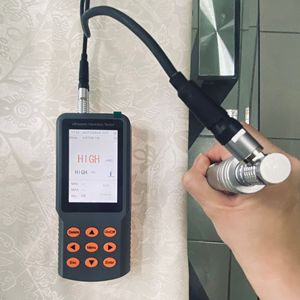 Testeur de dureté numérique ultrasonique portable de haute qualité pour métaux - Product Image 5