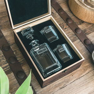 Ensemble de carafe à whisky en cristal de qualité supérieure et 4 verres à whisky à l'ancienne avec 8 pierres à whisky pour cadeau pour père, mère, mari - Product Image 5