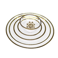 Assiette de présentation transparente en plastique acrylique à bord rouge et or pour la décoration de la vaisselle de mariage