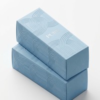 Emballages en papier géométriques personnalisés Tech Style bleu argenté pour nettoyants visage, avec estampage, gaufrage, pelliculage mat et doublure en éponge