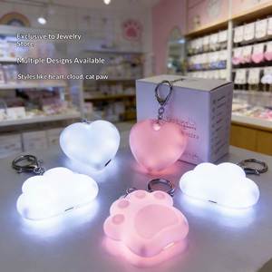 Porte-clés pendentif pour sac femme, best-seller transfrontalier, avec lumière tactile lumineuse rechargeable, motif goutte d'eau et clochette, cadeau - Product Image 4