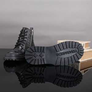 Botines clásicos negros de piel de cocodrilo 100%, versátiles, con cordones y cremallera lateral, estilo casual. - Product Image 4