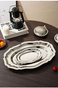 Assiette de luxe ovale en acier inoxydable poli de qualité alimentaire, motif floral, pour le thé de l'après-midi, les gâteaux, les desserts, les fêtes et les dîners - Product Image 2