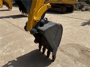 Mini-pelleteuse Komatsu PC35MR d'occasion Petite pelleteuse de 4 tonnes pour l'agriculture avec pompe de boîte de vitesses à moteur à godet - Product Image 6