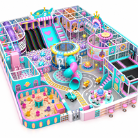 Aire de jeux intérieure pour enfants personnalisée : piscine à balles, toboggan en spirale, trampoline, tunnel d'escalade, carrousel
