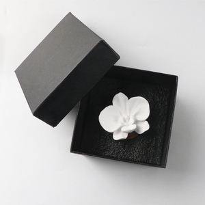 Ambientador de yeso aromático de cerámica perfumado a base de madera, difusor de aceite esencial de fragancia para el hogar con flor de Orquídea de porcelana - Product Image 3