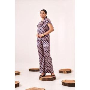 Ensemble coordonné géométrique imprimé pour femme, ensemble coordonné élégant, tenue deux pièces avec motif moderne, look tendance, coupe confortable - Product Image 1