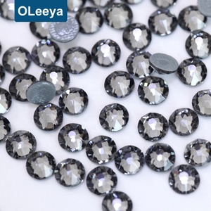 Piedras Preciosas Sueltas de Cristal con 16 Facetas, 10SS, Cristales Termoadhesivos con Pegamento Alemán para Motivos de Cristales, Venta al Por Mayor - Product Image 6