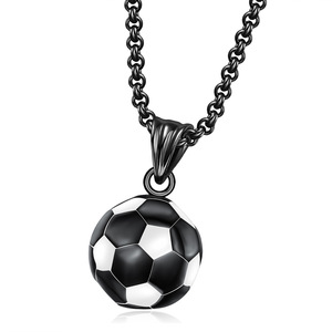 Collier pendentif de football américain européen Bijoux de sport en acier inoxydable à la mode pour hommes avec collier personnalisé de perles - Product Image 3