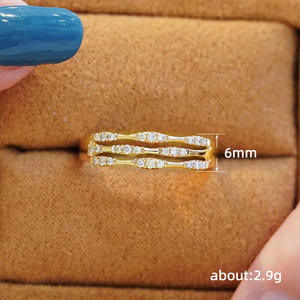 Anello Eternity da Donna Q209 in Oro Massiccio 18K con Diamanti Taglio Brillante Rotondo e Incastonatura a Canale, Anelli di Fidanzamento di Lusso - Product Image 5