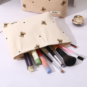 Trousse de Maquillage en Velours Côtelé Motif Ours Grande Capacité avec Fermeture Éclair Pochette de Voyage Portable Organisateur Personnalisable - Product Image 3
