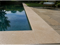 Pierre naturelle de bord de piscine sur mesure 1000x400x40mm en travertin et marbre pour terrasse de piscine extérieure, patio de villa et bordure de piscine paysagère