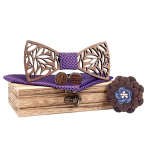Ensemble de nœuds <span class=keywords><strong>papillon</strong></span> en <span class=keywords><strong>bois</strong></span> faits à la main avec logo personnalisé en gros, nœuds <span class=keywords><strong>papillon</strong></span> pour hommes, serviette carrée en soie - Product Image 4