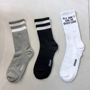 Déstockage Usine <span class=keywords><strong>Lot</strong></span> Mixte Chaussettes Athlétiques Homme Étudiant <span class=keywords><strong>Pas</strong></span> <span class=keywords><strong>Cher</strong></span> Revente Chaussettes de Sport Basketball Vente en Gros pour le Moyen-Orient SA - Product Image 3