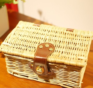 Panier de pique-nique de vaisselle d'extérieur isolé avec poignée en bois panier de nourriture de puce de rotin pour les pique-niques et la couverture - Product Image 6