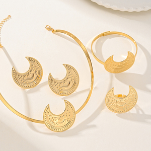 Parures de bijoux plaqué or de Dubaï pour femmes, comprenant collier ras-du-cou croissant <span class=keywords><strong>arabe</strong></span>, boucles d'oreilles créoles, bague ouverte et bracelet, vente en gros - Product Image 3