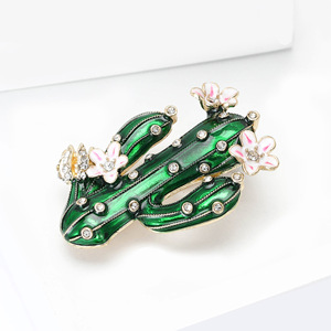 Broche <span class=keywords><strong>de</strong></span> <span class=keywords><strong>Cactus</strong></span> Esmaltado con <span class=keywords><strong>Centros</strong></span> <span class=keywords><strong>de</strong></span> Flores <span class=keywords><strong>de</strong></span> Diamantes <span class=keywords><strong>de</strong></span> Imitación para Suéteres y Solapas <span class=keywords><strong>de</strong></span> Hombres y Mujeres, Verde - Product Image 3