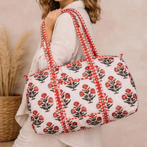 Sac de voyage matelassé en coton imprimé à la main grande capacité, élégant et tendance, sac de week-end et de nuit pour maman - Product Image 2
