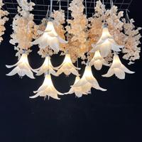 Nouvel éclairage de plafond pour mariage, fleurs de lys pour mariage, plafond à 10 têtes, pendentif blanc laiteux, décoration de scène d'événement de mariage, lumière