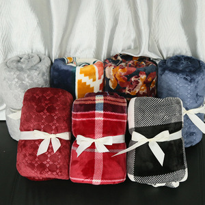 ผ้าห่มนุ่มลายสก็อตสำหรับฤดูหนาว ใช้ในออฟฟิศ ห่มนอน ผ้าฟลานเนลพิมพ์ลายดอกไม้ สำหรับโซฟา เก้าอี้ คลุมเข่า ลายนูนทันสมัย ป้องกันไรฝุ่น - Product Image 1