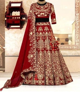 -- ล่าสุด-สวย-หนัก-เจ้าสาว-Koti กับ Lehenga ด้วยการตกแต่งที่หรูหราในงานหินลูกปัดแก้วคริสตัลสำหรับงานแต่งงาน = 2021 - Product Image 1