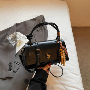 Bolso Bandolera de Hombro para Hombre, Otoño 2025, PU, Diseño Cuadrado Pequeño, Estilo Urbano, Simple, Versátil, Moderno, de Moda, con Textura de Avestruz - Product Image 4