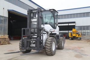 סין מחוץ לכביש מלגזה 4x4 x4 מלגזה מלגזה חשמלי לשדות - Product Image 2