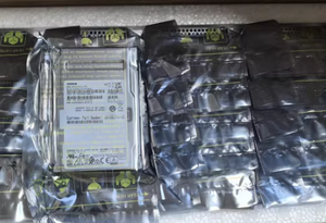 KPM6VRUG15T3 /KPM6XRUG15T3   15.36TB NVMe SSD  Daya Tahan Tinggi & Kapasitas Besar untuk Beban Kerja yang Penting bagi Misi - Product Image 4