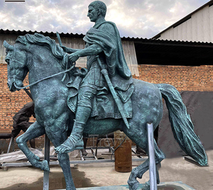 Scultura in bronzo incisa su misura di una Dea a cavallo: un dialogo poetico tra arte classica <span class=keywords><strong>e</strong></span> <span class=keywords><strong>storia</strong></span> - Product Image 5
