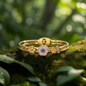 Brazalete de Moda en Acero Inoxidable 316L con Baño de Oro PVD y Diseño Floral, Joyería para Mujer - Product Image 3