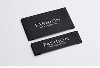 Étiquettes de cou de vêtement blanc privé tissé Fabricant de vêtements textiles Étiquettes de tissu de logo sur mesure pour vêtements