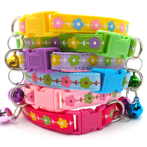 Collar de nailon para mascotas con diseño de separación, hebilla separable, estampado de pata, Collar de perro y gato con campana - Product Image 4