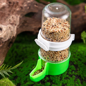 Dispenser di acqua <span class=keywords><strong>per</strong></span> piccoli animali domestici di qualità Dispensador De Agua Para Mascotas Pequenas Hanging Cage mangiatoia <span class=keywords><strong>per</strong></span> <span class=keywords><strong>uccelli</strong></span> in Pvc piccolo Pet Waterer - Product Image 5