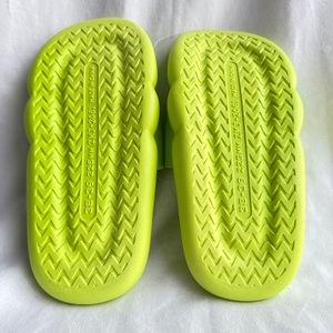 Ciabatte Estive da Donna a Forma di Rana Verde, Punta Aperta, Suola in EVA Ammortizzata, Tomaia in PVC, Taglie 36-41 - Product Image 5