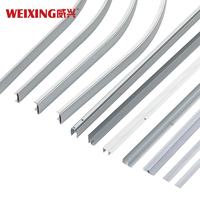 Bon prix système de rail à vis encadré carré d'angle en aluminium poignée à rouleau ensemble complet de quincaillerie pour salle de douche sans verre