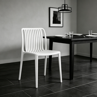 Chaise de salle à manger empilable en plastique, design moderne pour la maison, le bureau et l'appartement