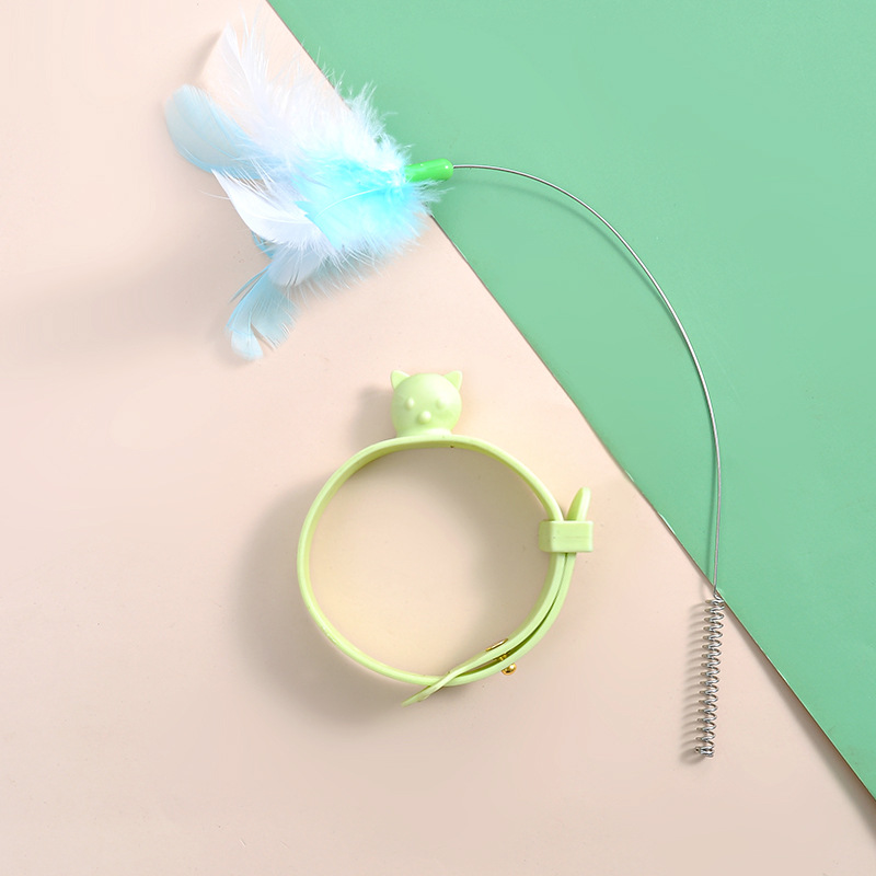 (Green feather color is random)