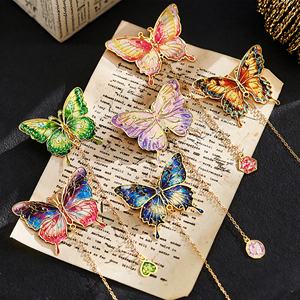 Marque-page vintage en métal coloré en forme de papillon avec chaîne métallique, marque-pages de luxe en gros, accessoire de lecture, cadeau unique - Product Image 3
