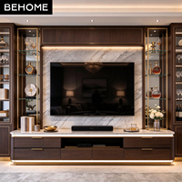 Lemari TV Dinding Klasik Mewah Custom dengan Rak Kaca LED, Display Wine, Ramah Lingkungan untuk Vila, Apartemen, Hotel, Ruang Tamu