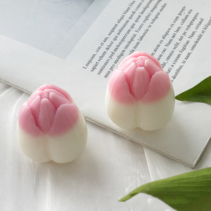Bougie parfumée décorative à la cire de soja aux fleurs de tulipe - Product Image 5