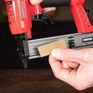 Outils pneumatiques spécialisés entièrement automatiques conçus pour la pose de clous en polymère, en vente - Product Image 6