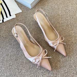Nouvelles Chaussures d'été pour Femme en Satin Noir à Bout Pointu et Talons Épais, avec Nœud Décoratif et Talon Aiguille Élégant - Product Image 2