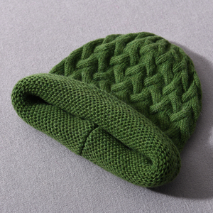 Chapeaux d'hiver en laine tricotée de haute qualité pour adultes, doux, à revers épais, luxueux, en tricot uni, respirants et bonnets pour femmes - Product Image 6