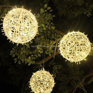 Albero Decorativo da Esterno a LED 20cm 30cm 40cm Lampada Impermeabile da Appendere Luci Fatate per Ghirlanda Giardino Natale - Product Image 6