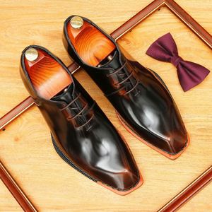 Chaussures pour hommes de luxe haut de gamme en cuir de vachette, légères et respirantes, style britannique, avec motif floral pressé - Product Image 1