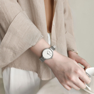นาฬิกาผู้หญิงสีทองขนาดเล็กย้อนยุคมีสไตล์ - Product Image 6