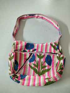 กระเป๋าเดินทางสุดหรูทำมือ ลายพิมพ์บล็อกผ้าฝ้าย แบบควิลท์  ขนาดใหญ่  ทนทาน เหมาะสำหรับการเดินทางและเล่นกีฬา  กำลังเป็นที่ต้องการอย่างมาก - Product Image 5