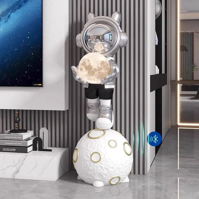 Smart Bluetooth Speaker Astronaut Home Decor Luxury Spaceman Resin Sculpture Living Room TV Sofa Side Ornament Housewarming Gift