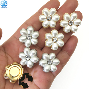 Hot Bán Giả Ngọc Trai Nhựa Hoa Lớn Nút Bao Gồm Cho Phụ Nữ Áo Sơ Mi Áo Tay Áo Khuy Măng Sét Clip Hơn Nút Phụ Kiện Trang Trí Nội Thất - Product Image 4