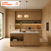 Meubles de cuisine en chêne naturel style Japandi, îlot minimaliste à cannelures, unités de cuisine modulaires sur mesure